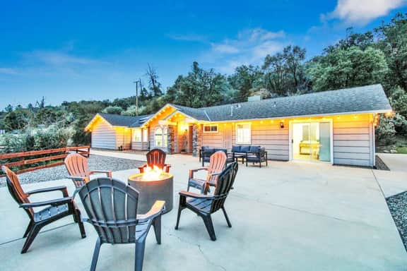 Twilight Villa | Hot Tub •EV Charger•Yosemite/Bass